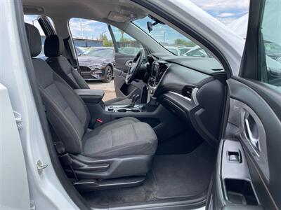 2020 Chevrolet Traverse LS - Photo 8 - Phoenix, AZ 85009
