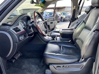 2013 Cadillac Escalade   - Photo 7 - Phoenix, AZ 85009