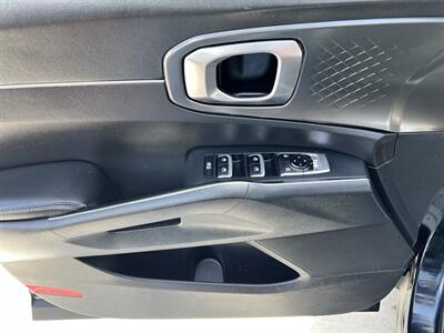 2023 Kia Sorento Hybrid EX   - Photo 12 - Phoenix, AZ 85009