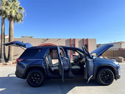 2022 Chevrolet Traverse LS - Photo 5 - Phoenix, AZ 85009