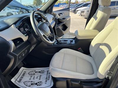 2022 Chevrolet Traverse LS - Photo 7 - Phoenix, AZ 85009