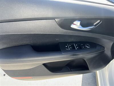 2023 Kia Forte GT-Line   - Photo 11 - Phoenix, AZ 85009