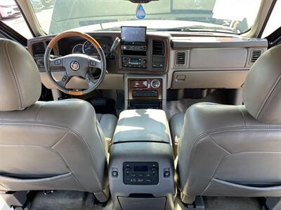 2004 Cadillac Escalade   - Photo 10 - Phoenix, AZ 85009