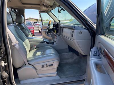 2004 Cadillac Escalade   - Photo 8 - Phoenix, AZ 85009