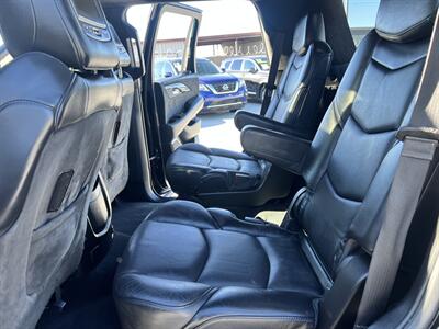 2018 Cadillac Escalade Platinum   - Photo 12 - Phoenix, AZ 85009