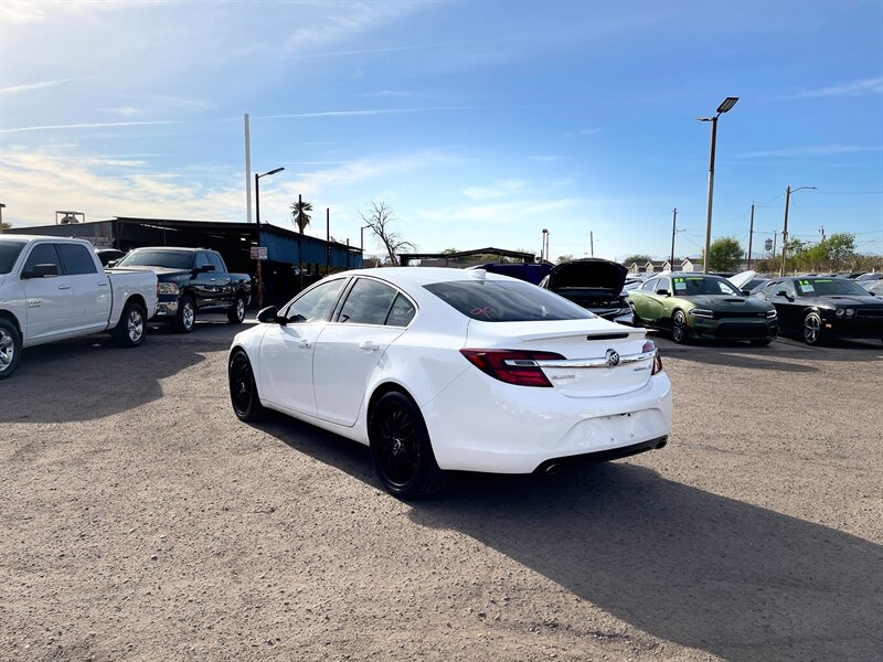 2017 Buick Regal Sport Touring photo 14