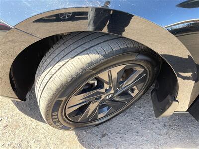 2022 Hyundai ELANTRA SEL   - Photo 11 - Phoenix, AZ 85009