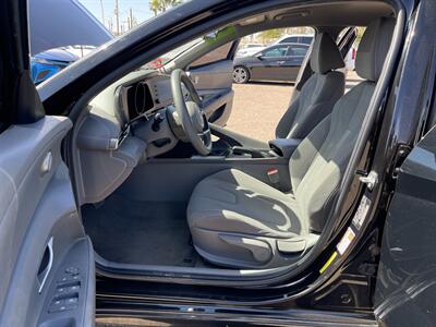 2022 Hyundai ELANTRA SEL   - Photo 5 - Phoenix, AZ 85009