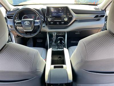 2020 Toyota Highlander LE   - Photo 10 - Phoenix, AZ 85009