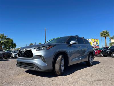 2020 Toyota Highlander LE   - Photo 2 - Phoenix, AZ 85009