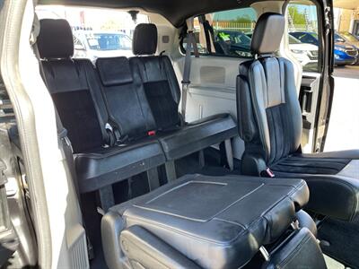 2018 Dodge Grand Caravan SXT   - Photo 10 - Phoenix, AZ 85009