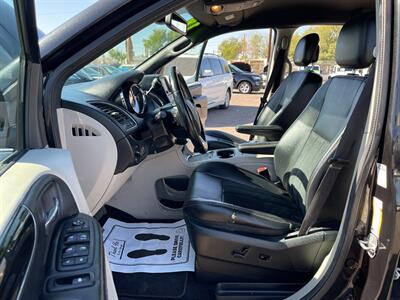 2018 Dodge Grand Caravan SXT   - Photo 5 - Phoenix, AZ 85009