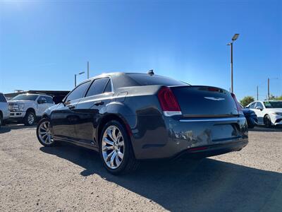 2016 Chrysler 300 Limited   - Photo 3 - Phoenix, AZ 85009