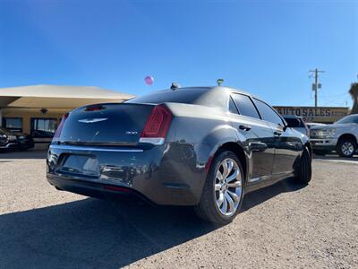 2016 Chrysler 300 Limited   - Photo 4 - Phoenix, AZ 85009