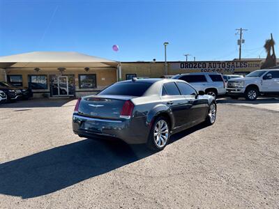 2016 Chrysler 300 Limited   - Photo 15 - Phoenix, AZ 85009