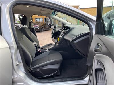 2012 Ford Focus SE   - Photo 7 - Phoenix, AZ 85009