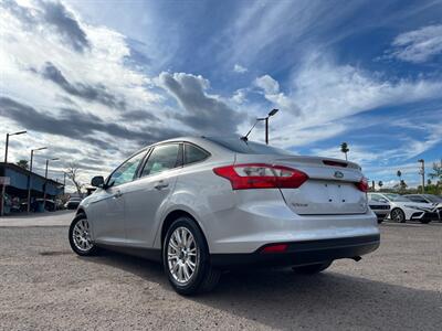 2012 Ford Focus SE   - Photo 3 - Phoenix, AZ 85009