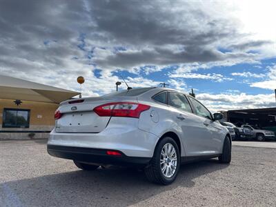 2012 Ford Focus SE   - Photo 4 - Phoenix, AZ 85009