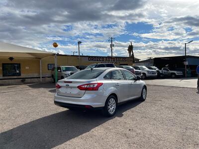 2012 Ford Focus SE   - Photo 15 - Phoenix, AZ 85009