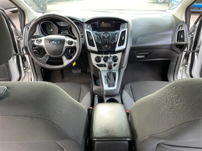 2012 Ford Focus SE   - Photo 9 - Phoenix, AZ 85009