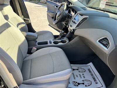 2018 Chevrolet Cruze LS Auto   - Photo 14 - Phoenix, AZ 85009