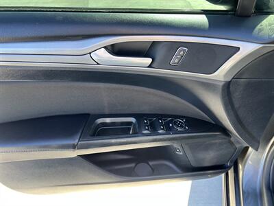 2020 Ford Fusion Hybrid SE - Photo 11 - Phoenix, AZ 85009
