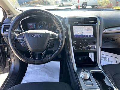 2020 Ford Fusion Hybrid SE - Photo 9 - Phoenix, AZ 85009