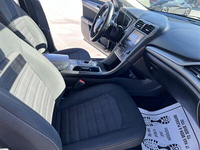 2020 Ford Fusion Hybrid SE - Photo 15 - Phoenix, AZ 85009