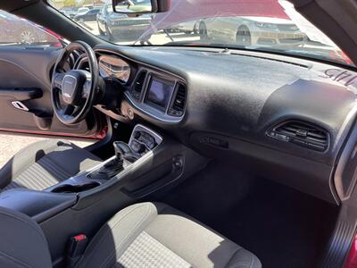 2019 Dodge Challenger SXT   - Photo 7 - Phoenix, AZ 85009