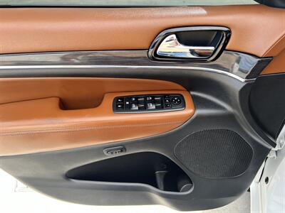 2020 Jeep Grand Cherokee Overland   - Photo 12 - Phoenix, AZ 85009