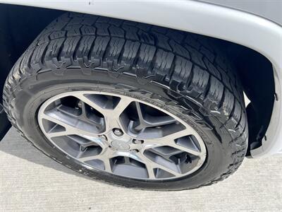 2020 Jeep Grand Cherokee Overland   - Photo 18 - Phoenix, AZ 85009