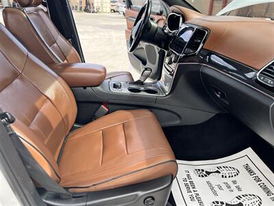 2020 Jeep Grand Cherokee Overland   - Photo 16 - Phoenix, AZ 85009