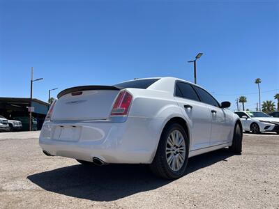 2014 Chrysler 300 C   - Photo 4 - Phoenix, AZ 85009