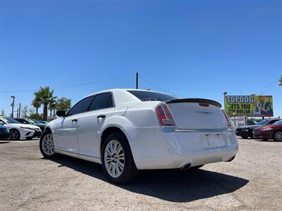 2014 Chrysler 300 C   - Photo 3 - Phoenix, AZ 85009