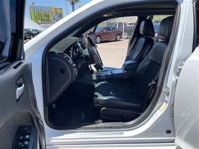 2014 Chrysler 300 C   - Photo 5 - Phoenix, AZ 85009