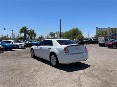 2014 Chrysler 300 C   - Photo 14 - Phoenix, AZ 85009
