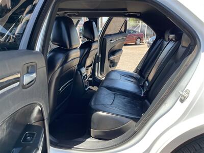 2014 Chrysler 300 C   - Photo 6 - Phoenix, AZ 85009