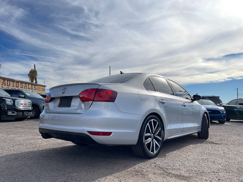 2012 Volkswagen Jetta GLI photo 4