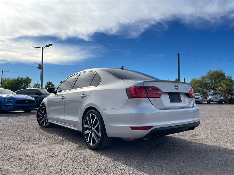 2012 Volkswagen Jetta GLI photo 3