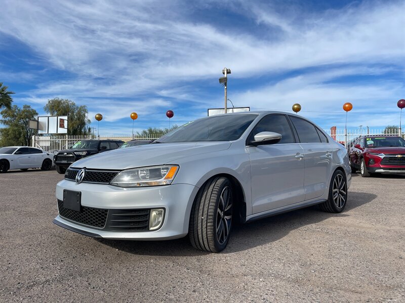2012 Volkswagen Jetta GLI photo 2