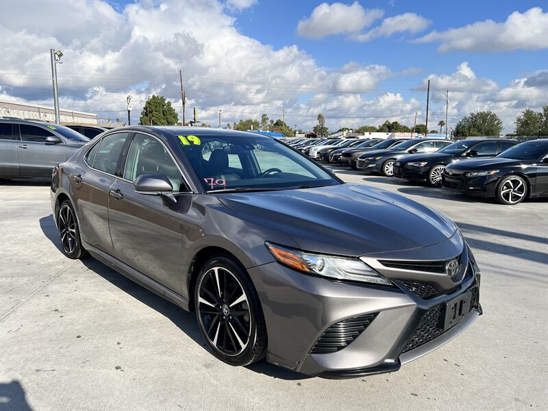2019 Toyota Camry XSE   - Photo 1 - Phoenix, AZ 85009
