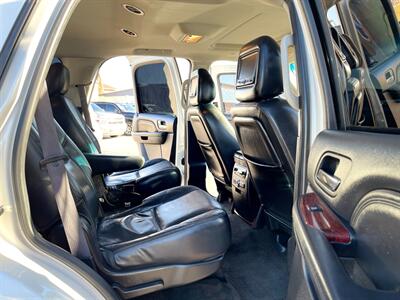 2012 Cadillac Escalade Luxury   - Photo 9 - Phoenix, AZ 85009