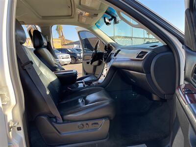 2012 Cadillac Escalade Luxury   - Photo 8 - Phoenix, AZ 85009