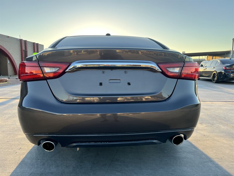 2016 Nissan Maxima S photo 3