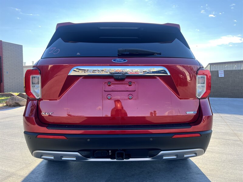 2020 Ford Explorer XLT photo 3