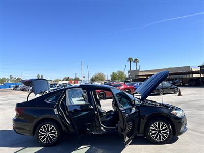 2021 Volkswagen Jetta R-Line - Photo 5 - Phoenix, AZ 85009