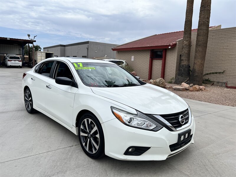 2017 Nissan Altima 2.5 SR  