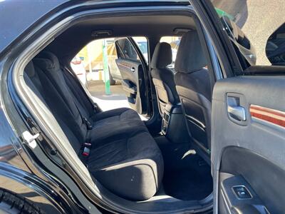 2012 Chrysler 300   - Photo 8 - Phoenix, AZ 85009
