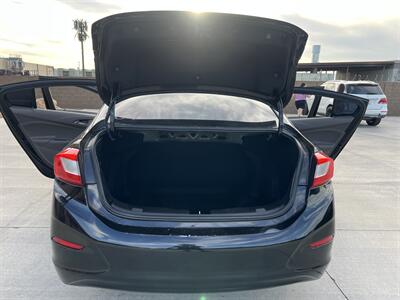 2018 Chevrolet Cruze LS Auto - Photo 12 - Phoenix, AZ 85009