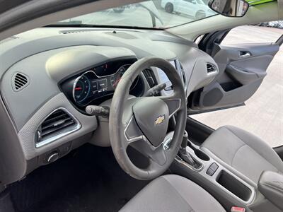2018 Chevrolet Cruze LS Auto - Photo 8 - Phoenix, AZ 85009